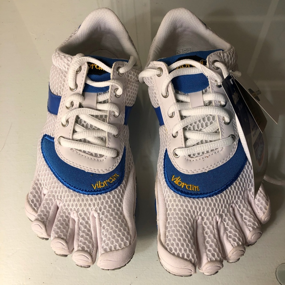VIBRAM "fivefingers" five fingers lace-ups NWT 38